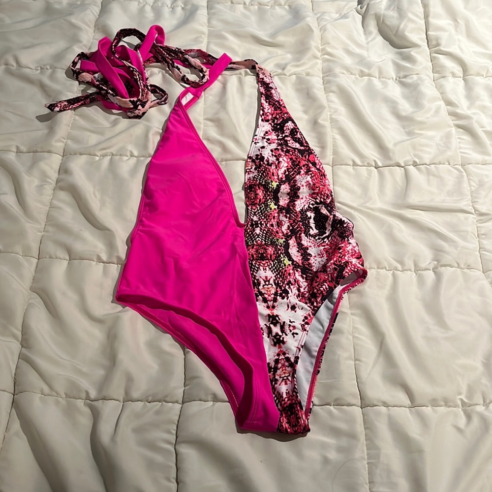one piece swim suit